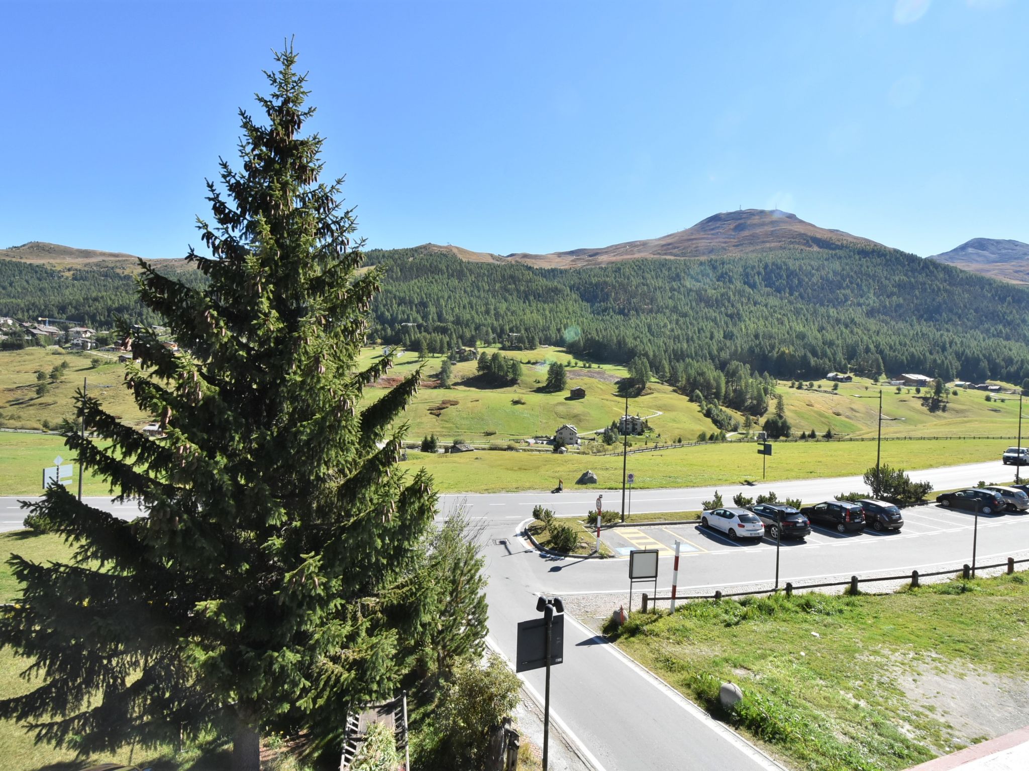 Foto 21 - Apartamento de 2 quartos em Livigno com jardim e vista para a montanha