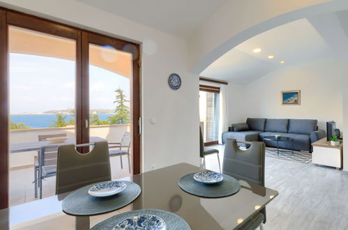 Photo 18 - 2 bedroom Apartment in Umag with garden and sea view