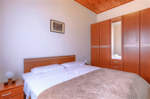 Photo 23 - 2 bedroom Apartment in Umag with garden and sea view