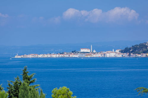 Foto 2 - Apartamento de 2 quartos em Umag com jardim e vistas do mar