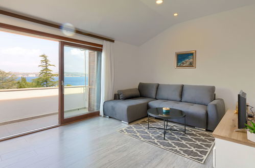 Foto 4 - Apartamento de 2 habitaciones en Umag con jardín y vistas al mar