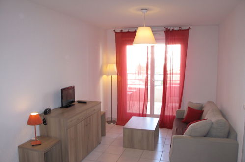 Foto 22 - Appartamento con 1 camera da letto a Le Grau-du-Roi con piscina e vista mare