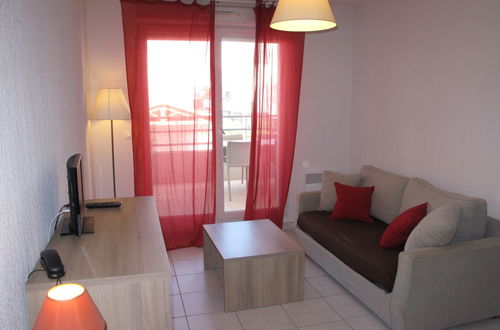 Photo 23 - 1 bedroom Apartment in Le Grau-du-Roi with swimming pool and sea view