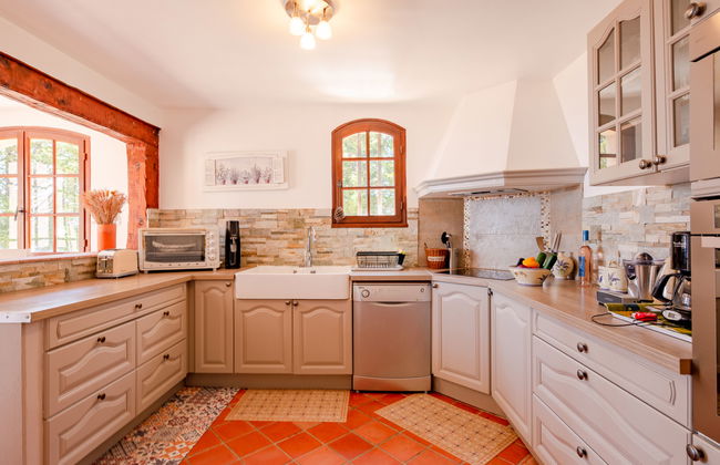 Casa de 4 quartos em Saint-Raphaël com piscina privada e jardim - Foto 15