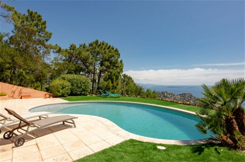 Foto 31 - Casa de 3 quartos em Saint-Raphaël com piscina privada e vistas do mar
