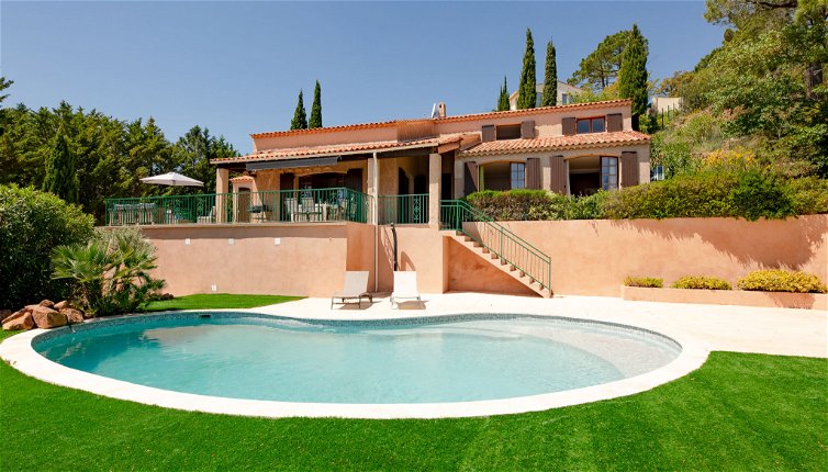 Foto 1 - Casa de 3 quartos em Saint-Raphaël com piscina privada e vistas do mar