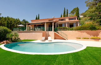 Foto 1 - Casa de 3 habitaciones en Saint-Raphaël con piscina privada y vistas al mar