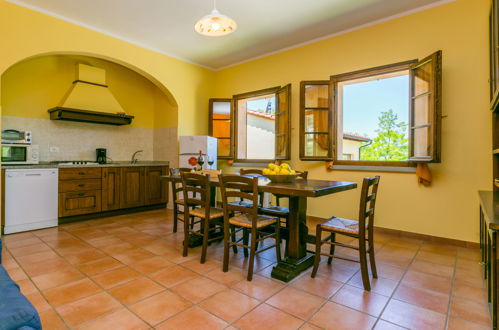 Photo 6 - 2 bedroom Apartment in Montespertoli with swimming pool and garden