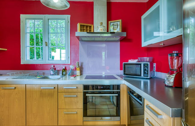 Casa de 4 quartos em Sabran com piscina privada e jardim - Foto 13