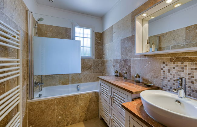 Casa de 4 quartos em Sabran com piscina privada e jardim - Foto 15