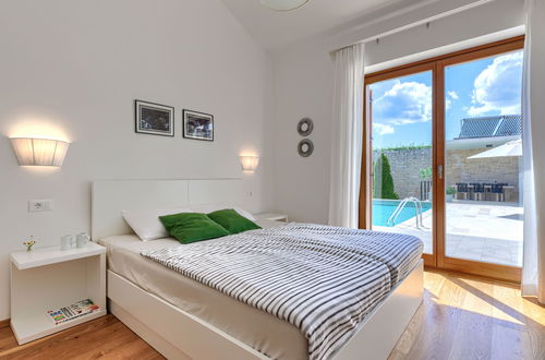 Foto 40 - Casa con 3 camere da letto a Sveti Petar u Šumi con piscina privata e giardino