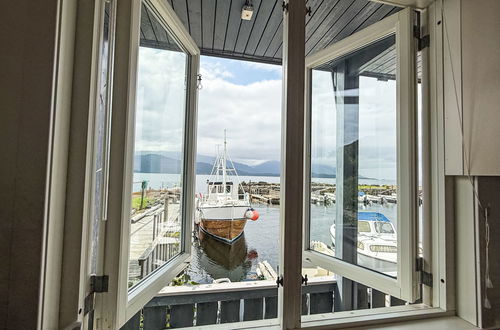 Foto 10 - Casa de 4 quartos em Sande i Sunnfjord com jardim e terraço