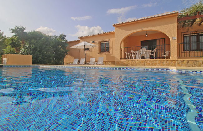 Casa de 4 quartos em Calp com piscina privada e jardim - Foto 31
