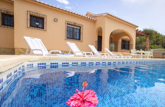 Foto 2 - Casa de 3 quartos em Calp com piscina privada e jardim