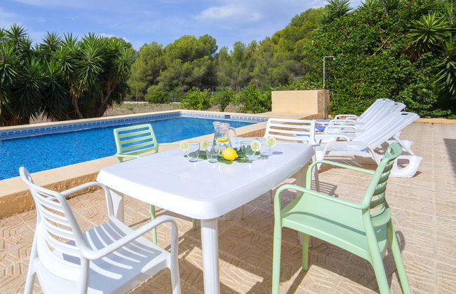 Casa de 4 quartos em Calp com piscina privada e jardim - Foto 4