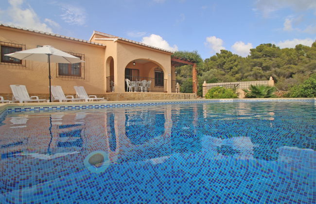 Casa de 4 quartos em Calp com piscina privada e jardim - Foto 30