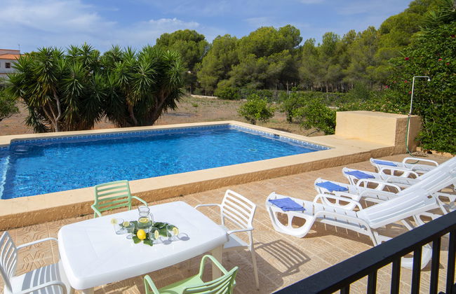 Casa de 4 quartos em Calp com piscina privada e jardim - Foto 18