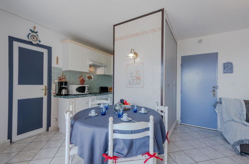 Foto 12 - Apartment mit 1 Schlafzimmer in Le Barcarès mit terrasse und blick aufs meer