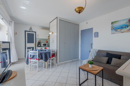 Foto 13 - Apartment mit 1 Schlafzimmer in Le Barcarès mit terrasse und blick aufs meer