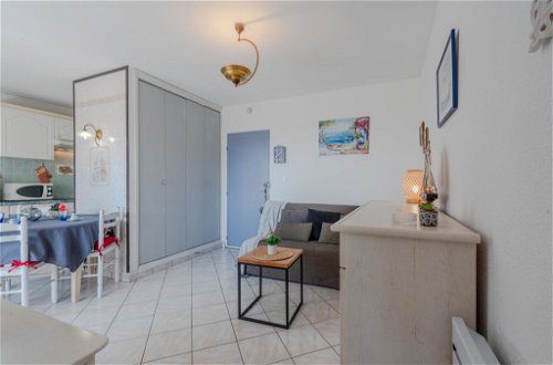 Foto 14 - Apartment mit 1 Schlafzimmer in Le Barcarès mit terrasse und blick aufs meer