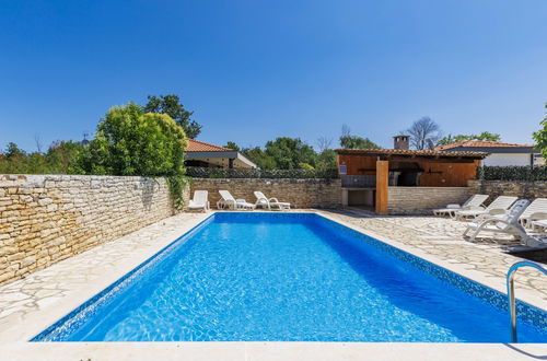 Foto 24 - Casa de 6 quartos em Višnjan com piscina privada e jardim