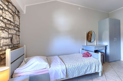 Foto 41 - Casa de 6 quartos em Višnjan com piscina privada e jardim