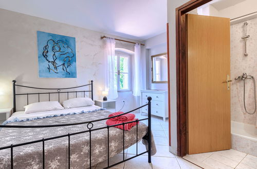 Foto 30 - Casa de 6 quartos em Višnjan com piscina privada e jardim