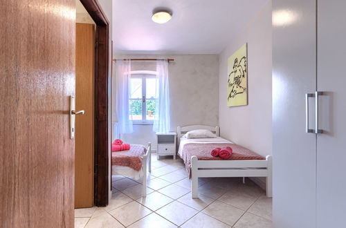 Foto 25 - Casa de 6 quartos em Višnjan com piscina privada e jardim