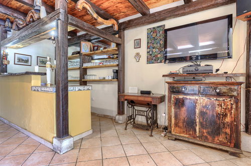 Foto 10 - Casa de 6 quartos em Višnjan com piscina privada e jardim