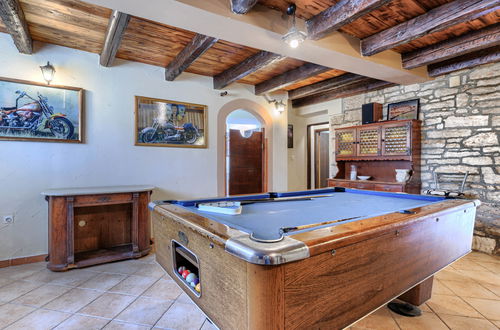 Foto 6 - Casa de 6 quartos em Višnjan com piscina privada e jardim