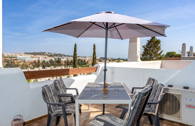 Maison de 4 chambres à Mijas avec piscine et jardin - Photo 2