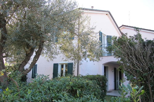 Photo 32 - Maison de 2 chambres à Ameglia avec jardin et terrasse