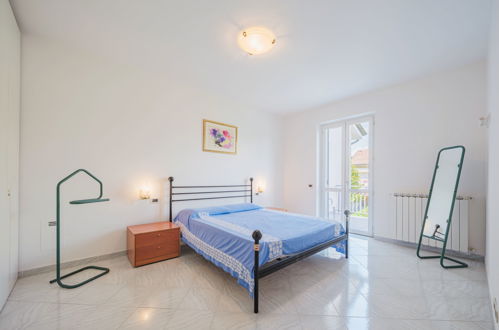 Foto 18 - Casa con 2 camere da letto a Ameglia con giardino e vista mare