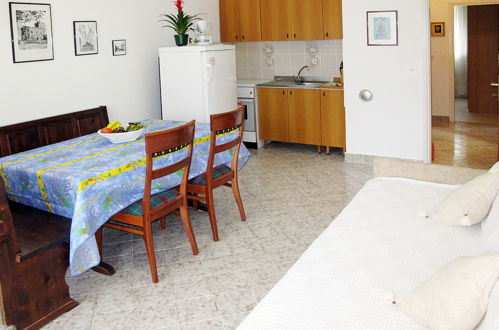 Photo 10 - 2 bedroom Apartment in Labin with terrace and sea view