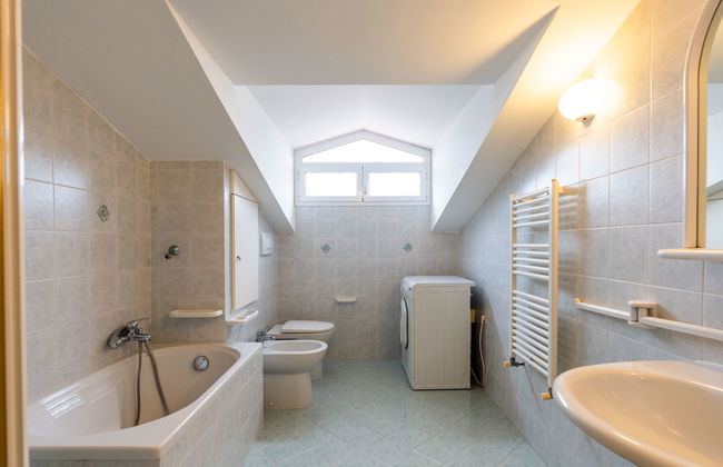 Apartamento de 2 quartos em Diano Castello com piscina e jardim - Foto 16