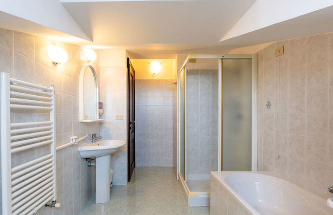 Apartamento de 2 quartos em Diano Castello com piscina e jardim - Foto 18