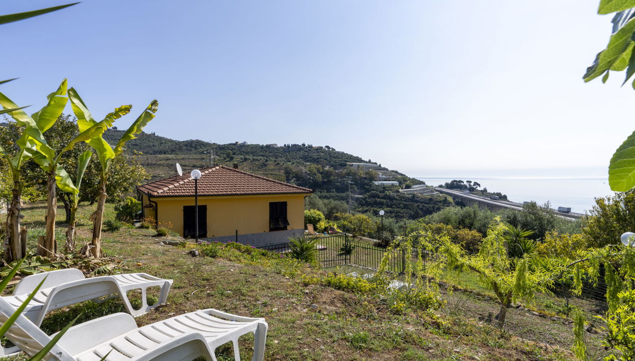 3 bedroom House in San Lorenzo al Mare with garden and terrace - Photo 1