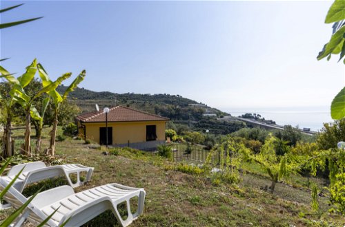 Foto 1 - Casa de 2 quartos em San Lorenzo al Mare com jardim e vistas do mar