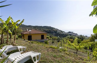 Foto 1 - Casa con 2 camere da letto a San Lorenzo al Mare con giardino e vista mare
