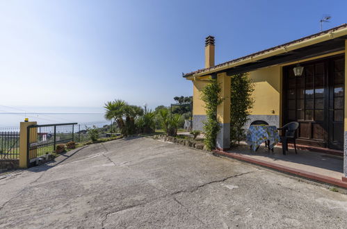 Photo 20 - Maison de 2 chambres à San Lorenzo al Mare avec jardin et terrasse