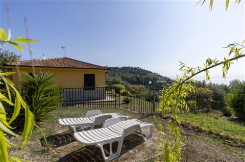 Foto 23 - Casa de 2 habitaciones en San Lorenzo al Mare con jardín y vistas al mar