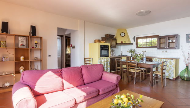 3 bedroom House in San Lorenzo al Mare with garden and terrace - Photo 2
