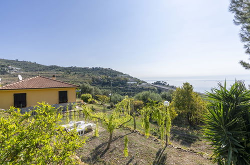 Photo 24 - Maison de 2 chambres à San Lorenzo al Mare avec jardin et terrasse