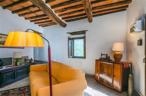 Photo 13 - 2 bedroom Apartment in Pescia with swimming pool and garden