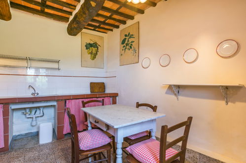 Photo 17 - 2 bedroom Apartment in Pescia with swimming pool and garden