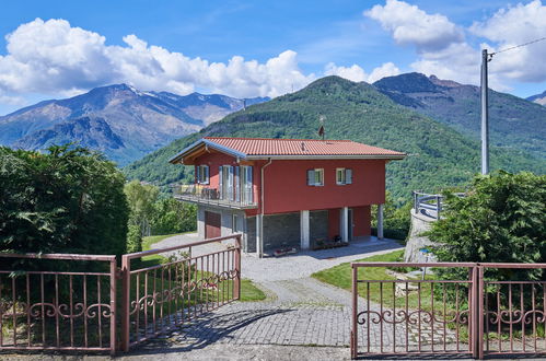 Foto 35 - Casa de 4 quartos em Peglio com terraço e vista para a montanha