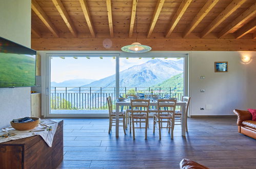 Foto 6 - Casa con 4 camere da letto a Peglio con terrazza e vista sulle montagne