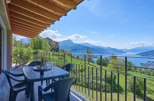 Foto 4 - Casa con 4 camere da letto a Peglio con terrazza e vista sulle montagne