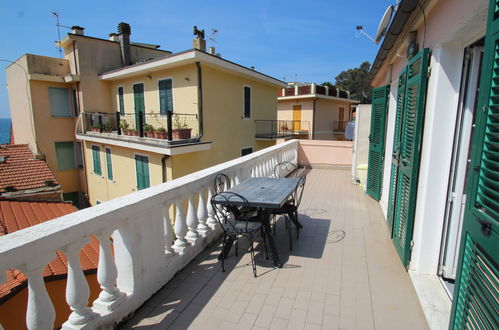 Foto 13 - Apartamento de 2 quartos em Moneglia com terraço