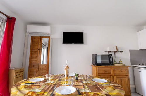 Photo 11 - 1 bedroom Apartment in Agde with swimming pool and terrace